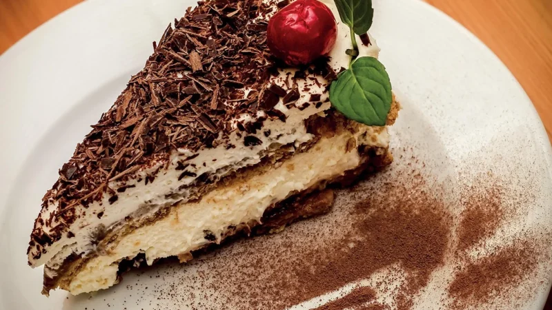 Tiramisu – klasyczny deser i wersja bez jajek